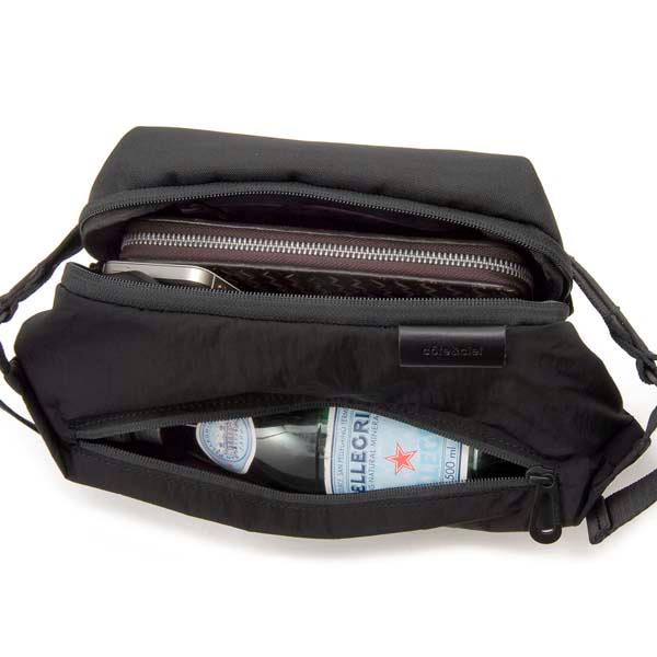 コートエシエル Cote&Ciel ボディバッグ ブラック 28719 Isarau Small イザラウ スモール メッセンジャーバッグ | Cote&Ciel | 05