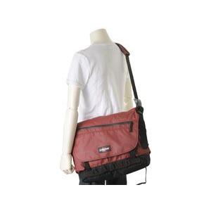 EASTPAK USA製 レッド メッセンジャーバック EASTPAK イーストパック メッセンジャーバッグ ショルダーバッグ