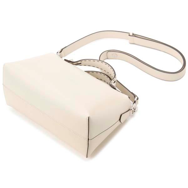 FENDI（フェンディ） ショルダーバッグ レディース ホワイト 8BL146