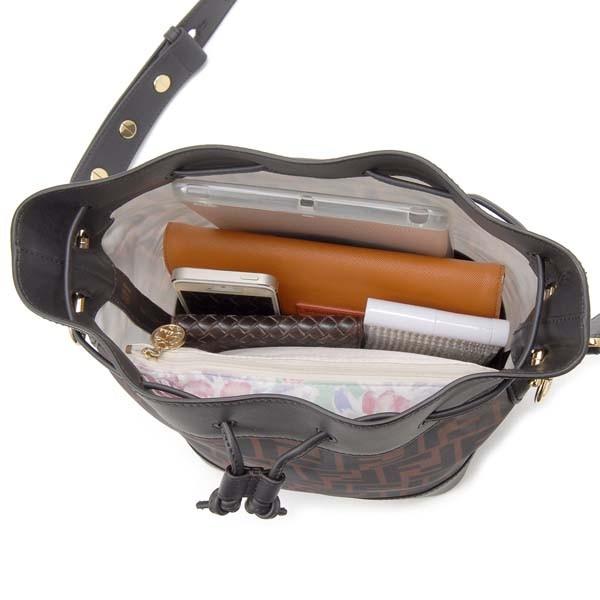 FENDI フェンディ　ショルダーバッグ　ズッカ　FF金具　バケット FENDI（フェンディ） ショルダーバッグ レディース FF ズッカ バケット