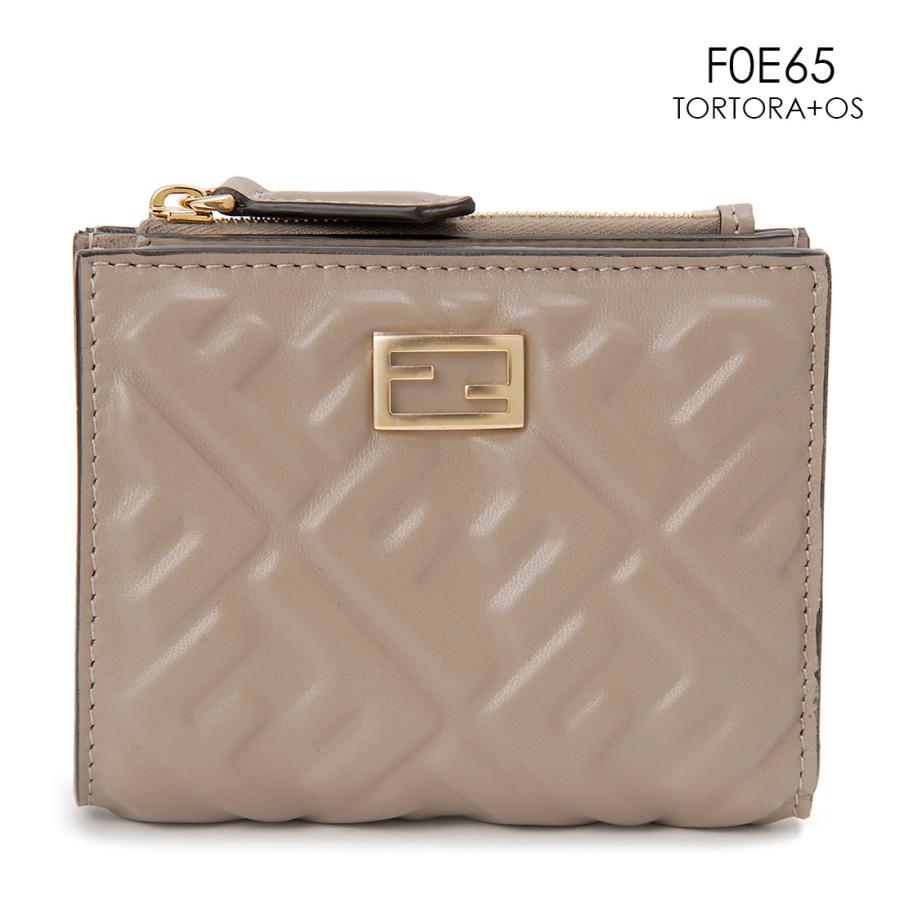 i*o様 FENDI ベージュ 二つ折り財布 FENDI 折りたたみ財布