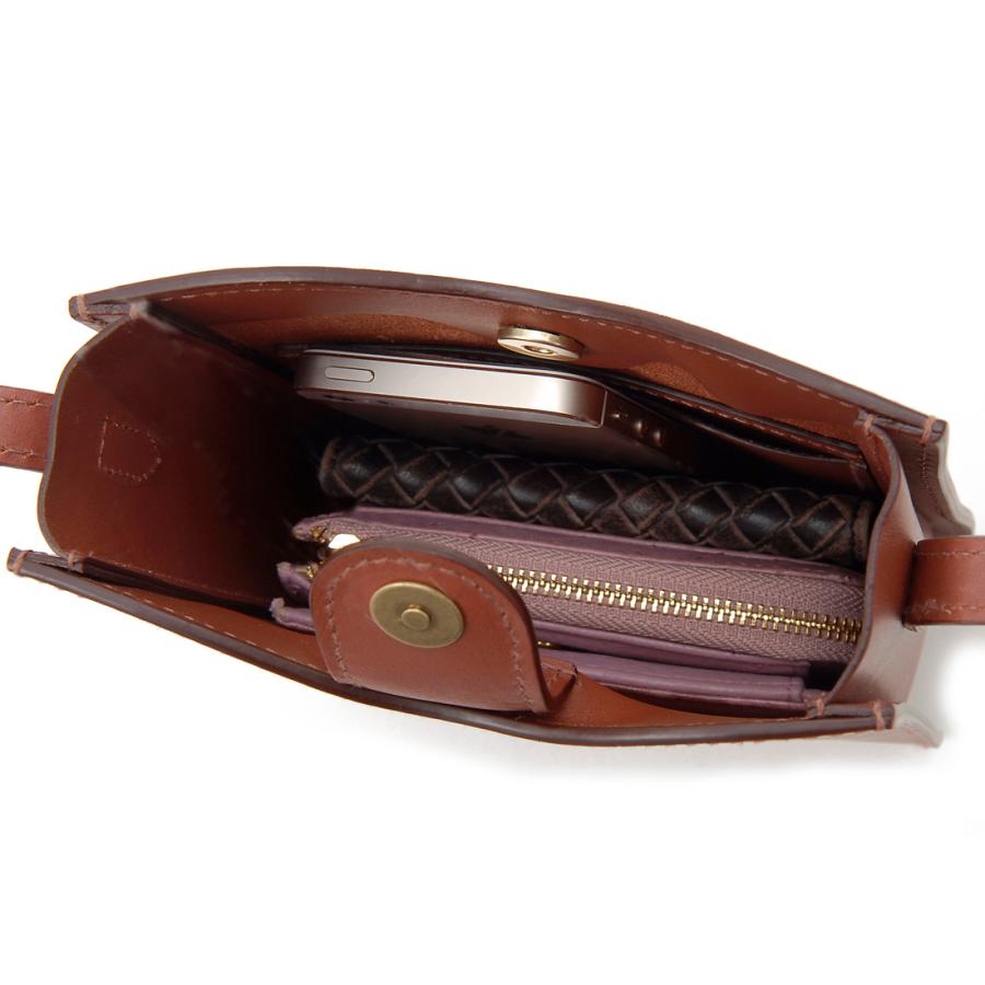 IL BISONTE イルビゾンテ ショルダーバッグ BCR325 PV BW470B IL BISONTE イルビゾンテ ショルダーバッグ ルッジネ BCR325 PV