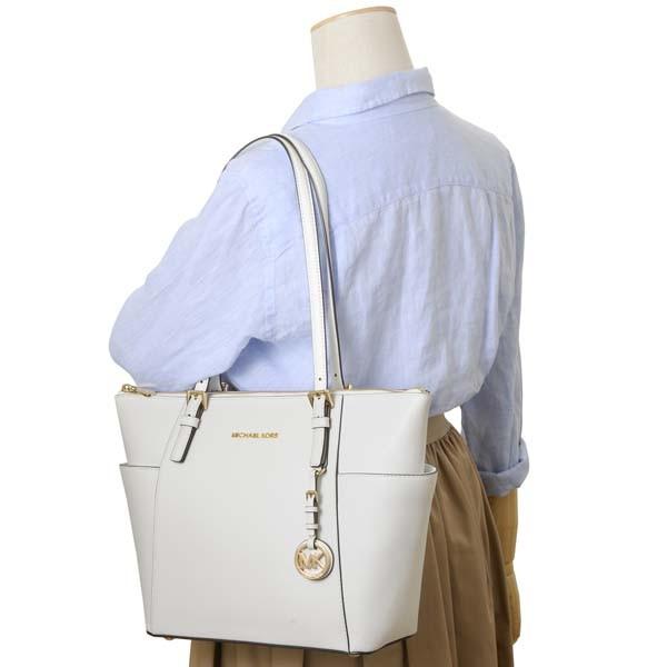 「愛」 MICHAEL KORS ホワイトトートバッグ TEMPLE トート ラージ（トートバッグ）｜MICHAEL KORS（マイケル