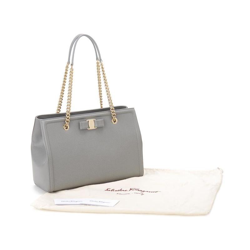 フェラガモ　レディースバッグ FERRAGAMO - FERRAGAMO ショルダーバッグ ガンチーニ ミニ