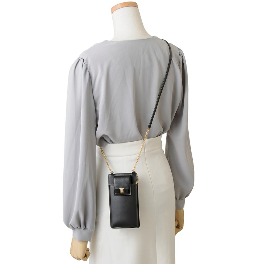 ボーナスストアPlus10％対象店 フェラガモ Ferragamo ショルダーバッグ レディース ブラック 22 0381 755402 VARA GROS GRAINの画像
