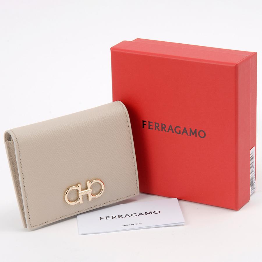 2個セットになります。フェラガモは定価9350円。ヴァルサーチは定価11660円 FERRAGAMO（フェラガモ） ボーナスストアPlus＋5% 二つ折り財布