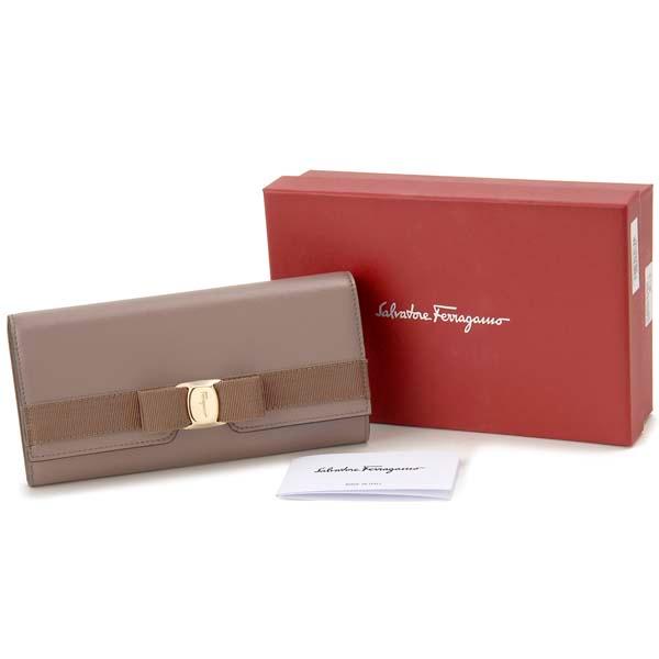FERRAGAMO（フェラガモ） 長財布 レディース キャラウェイシード 22