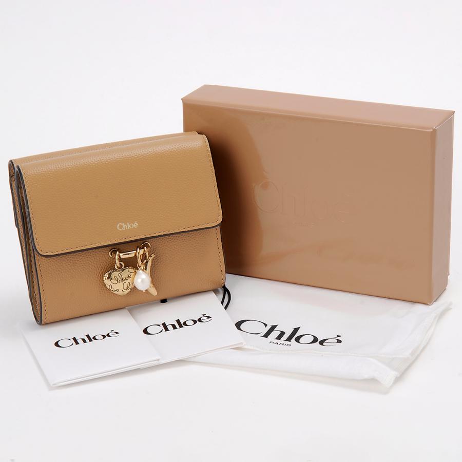 訳あり かぶせにかかる部分左上に汚れあり クロエ Chloe 三つ折り財布