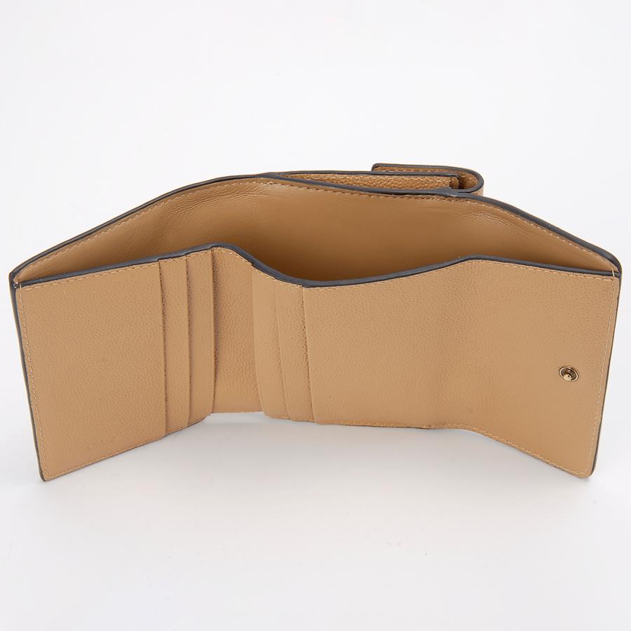 訳あり かぶせにかかる部分左上に汚れあり クロエ Chloe 三つ折り財布