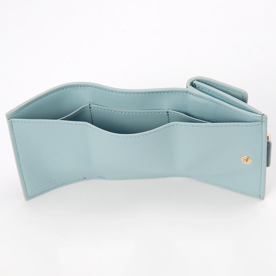 訳あり 背面左側に革はがれあり FENDI フェンディ 折財布 三つ折り財布