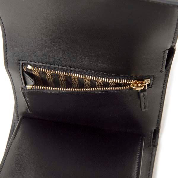 訳あり 内側に傷あり FENDI フェンディ 二つ折り財布 レディース