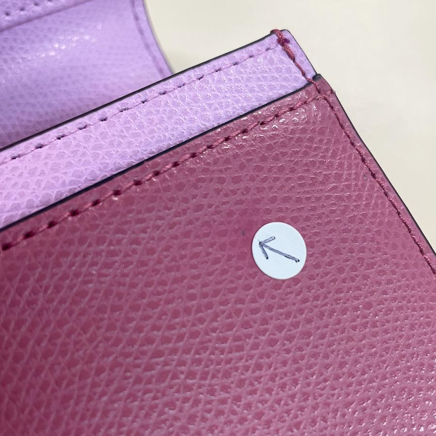FURLA（フルラ） 訳あり 正面見開き右上汚れ 長財布 レディース ピンク