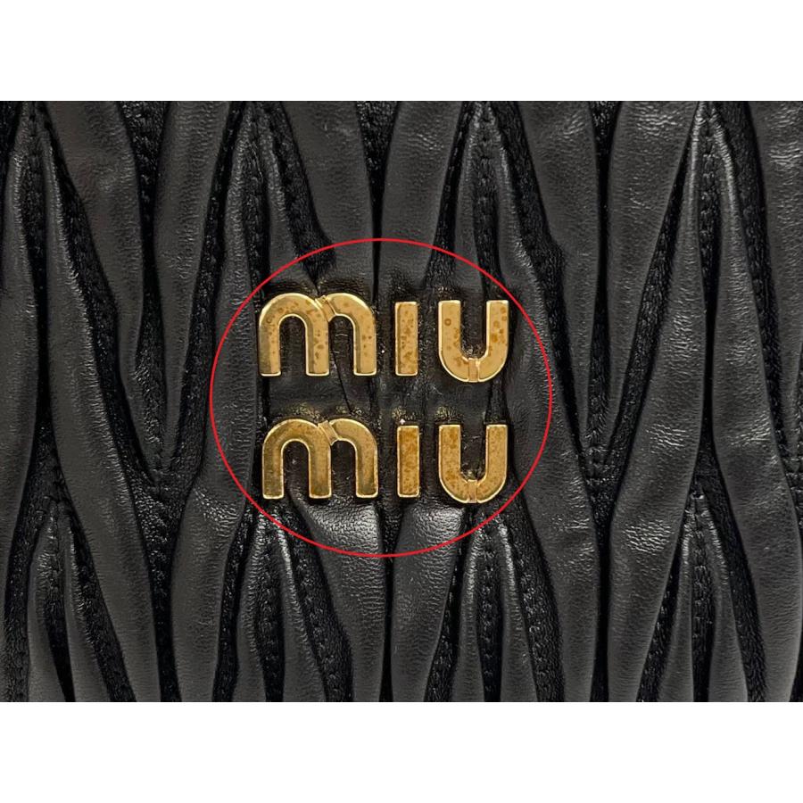 訳あり 正面ロゴ部分に錆汚れ、保護袋に汚れあり MIU MIU ミュウミュウ