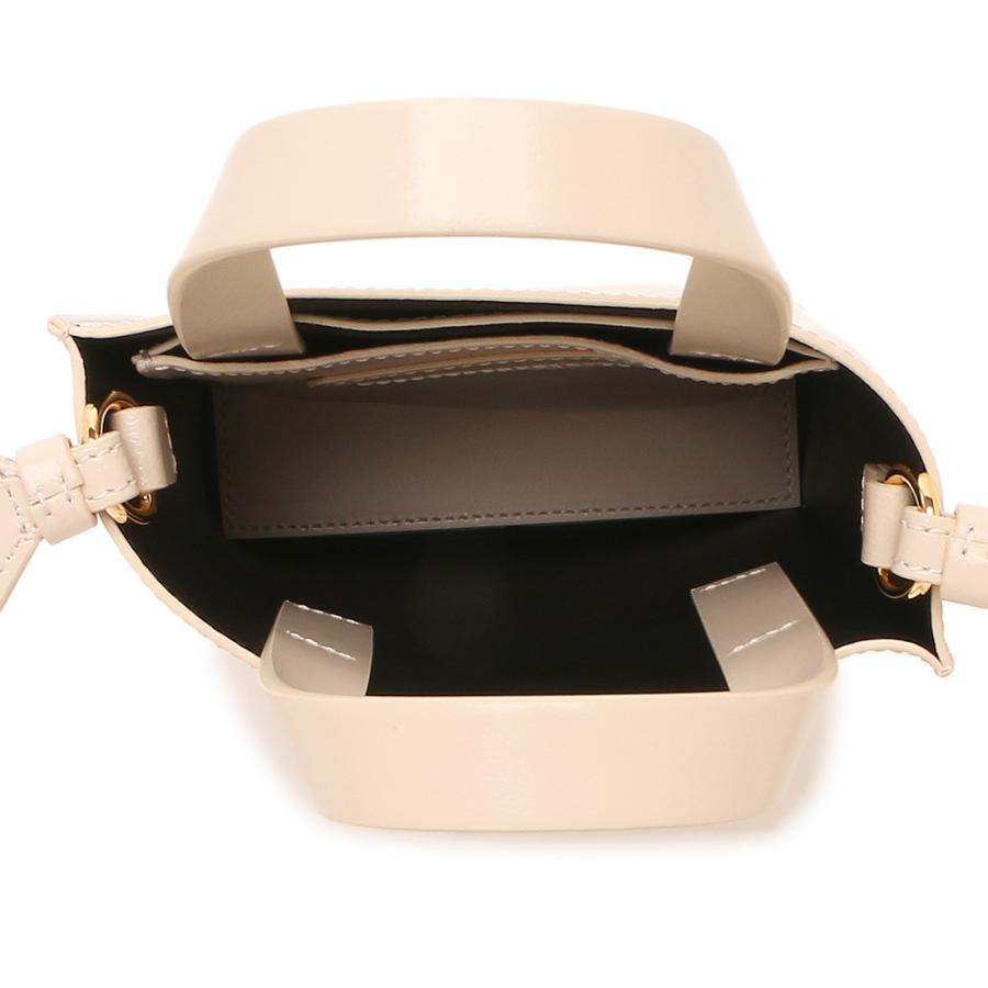 MARNI（マルニ） 訳あり 前ロゴ下正面汚れ ショルダー真ん中糸浮き