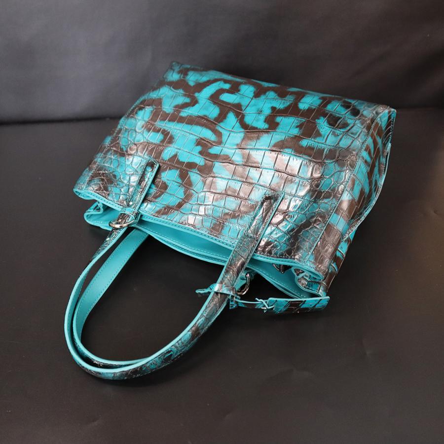 未使用に近い リアルクロコダイル RODANIA ハンドバッグ ライトブルー RODANIA 訳あり 持ち手・側面・底など目地部分色落ちがれあり