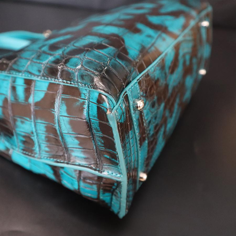 未使用に近い リアルクロコダイル RODANIA ハンドバッグ ライトブルー RODANIA 訳あり 持ち手・側面・底など目地部分色落ちがれあり