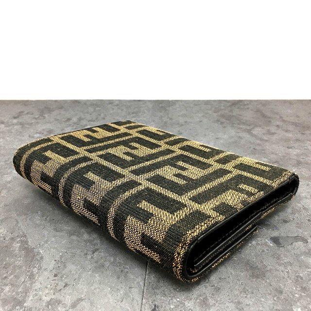 FENDI 送料込み! 未使用品 三つ折り財布 ズッカ柄 箱付き 447 FENDI 送料込み! 未使用品 三つ折り財布 ズッカ柄 箱付き 447