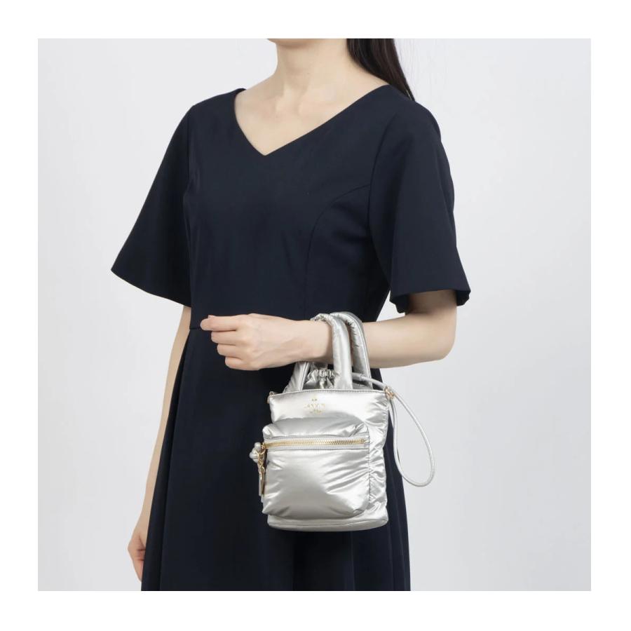 LANVIN en Bleu ランバンオンブルー ショルダーバッグ ボンボン