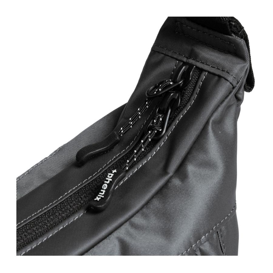 プラスフェニックス EXPAND SHOULDER BAG 6+ エクスパンド ショルダーバッグ おしゃれ かっこいい ブランド アウトドア レジャー スポーツウェアの画像