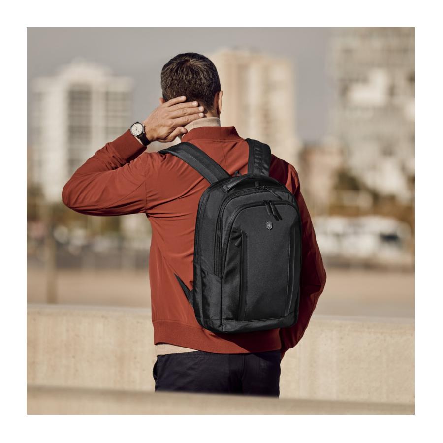 1064 [ビクトリノックス]バックパック　16L 未使用 VICTORINOX（ビクトリノックス） レザーポーチ付きマルチツール 公式