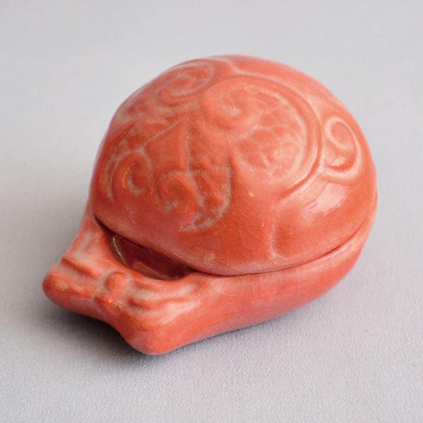 香合 茶道具 七代 川嵜和楽(川崎和楽) 作 赤楽木魚香合 : 茶道具専門店