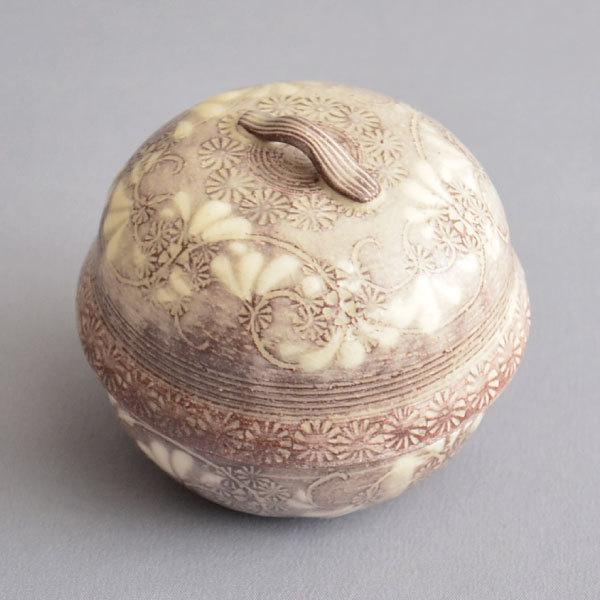 香合 茶道具 森里陶楽 作 紫三島鈴香合 : 茶道具専門店 (有)菊池 香合 茶道具 森里陶楽 作 紫三島鈴香合 : 茶道具専門店 (有)菊池