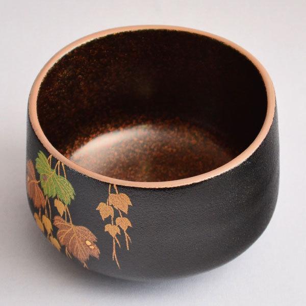 茶道具 茶碗 吉田華正 作 黒乾漆粉塗 蔦蒔絵茶碗 内梨地 茶道具 茶碗 吉田華正 作 黒乾漆粉塗 蔦蒔絵茶碗 内梨地