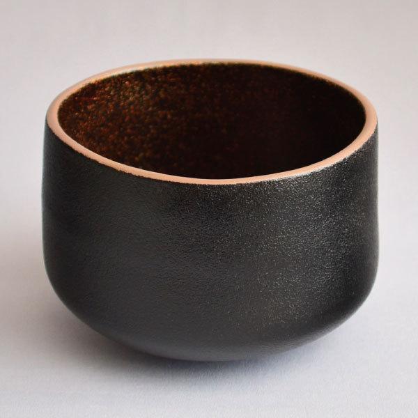 茶道具 茶碗 吉田華正 作 黒乾漆粉塗 蔦蒔絵茶碗 内梨地 茶道具 茶碗 吉田華正 作 黒乾漆粉塗 蔦蒔絵茶碗 内梨地