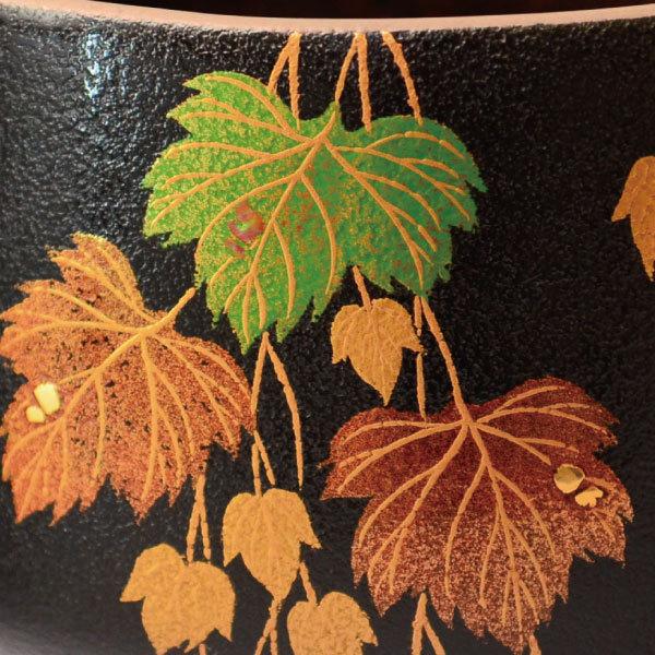 茶道具 茶碗 吉田華正 作 黒乾漆粉塗 蔦蒔絵茶碗 内梨地 茶道具 茶碗 吉田華正 作 黒乾漆粉塗 蔦蒔絵茶碗 内梨地