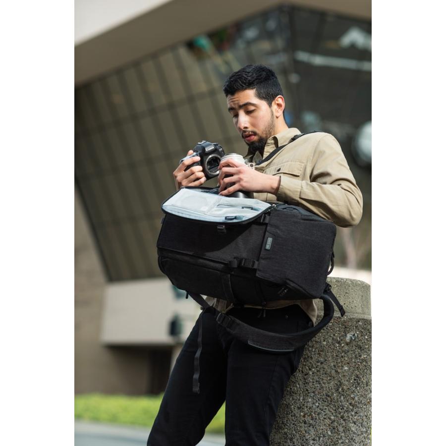 シンクタンクフォト（thinkTANKphoto） アーバンアクセス13バック