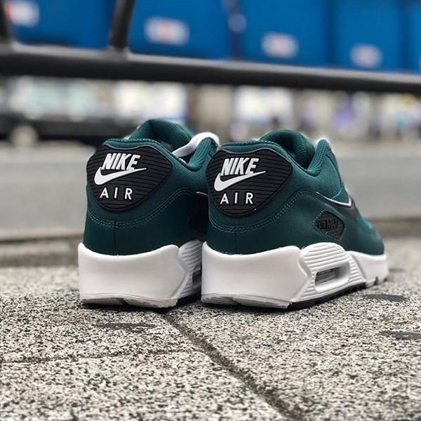 国内正規品 Nike ナイキ Air Max 90 Essential エア マックス 90 エッセンシャル Aj1285 301 グリーン Aj1285 301 Skyblue 通販 Yahoo ショッピング