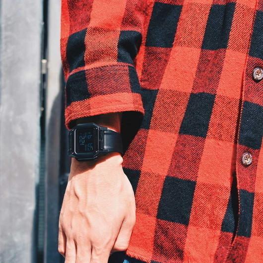 NIXON ニクソン 送料無料 腕時計 防水 衝撃吸収ボディ ザ