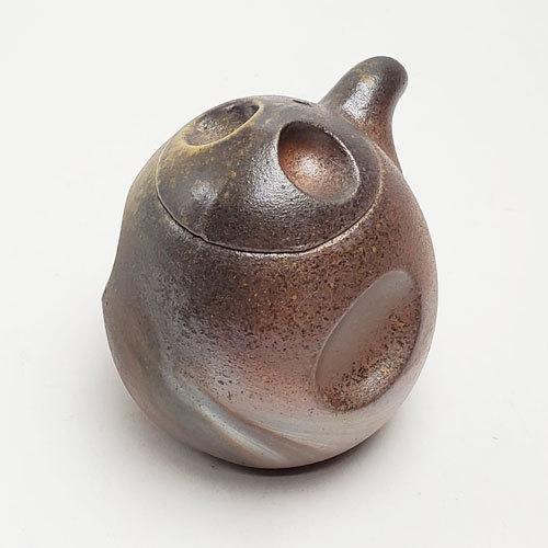 クラシック音楽大好きじいじ！急須　醤油差し　陶芸品 備前焼 醤油差し（桟切）| おしゃれ 日本製 工芸品 山口県 調味料入 汁