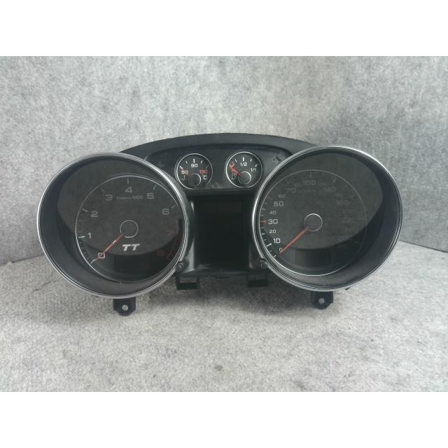 アウディ TT ABA-8JCCZF スピードメーター クーペ2.0 T9 8J0920930E 