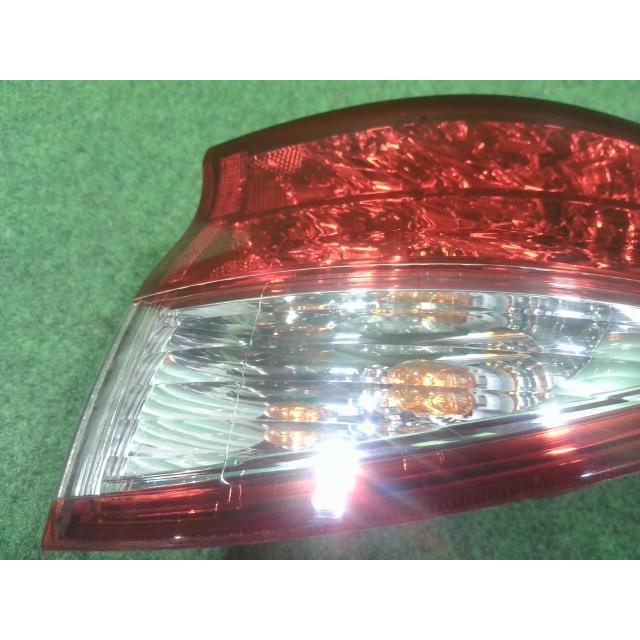 エスティマ DBA-ACR50W 右テールランプ アエラス 7人 070 イチコ