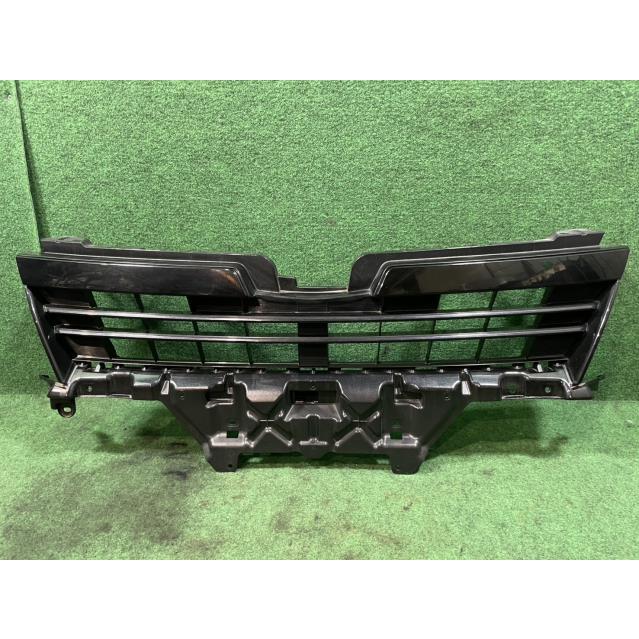 ヴォクシー DBA-ZRR80G ラジエーターグリル X 7人 202 53111-28680