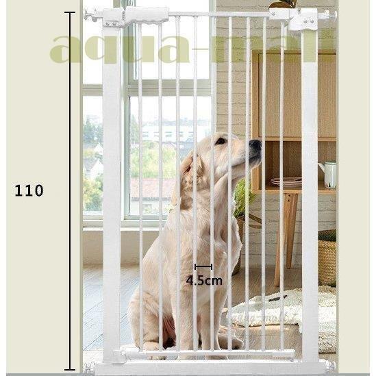 人気ブラドン 操作簡単なデザイン ベビーゲート 猫犬用脱走防止柵 セーフティー 突っ張り式 開閉式ベビーゲート 育児用品 安全ゲート ペットゲート ベビーフェンス 犬用品 Aliuminium Lt