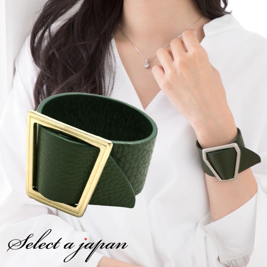 トーガプルラ レザー ブレスレット バングル グリーン カーキ シルバー金具 トーガプルラ レザー ブレスレット バングル グリーン カーキ