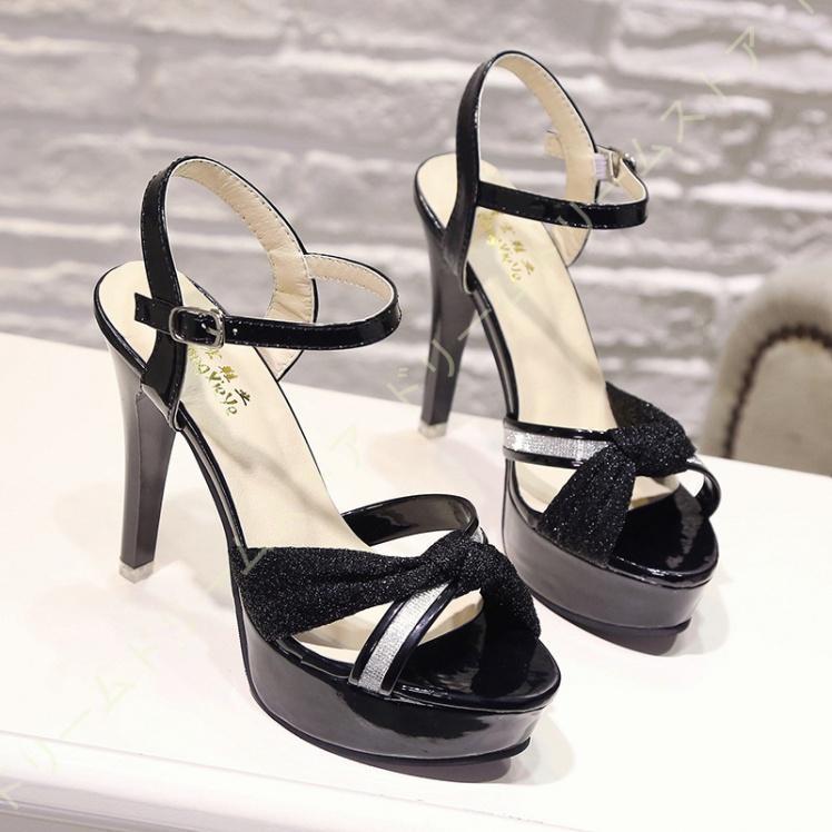 AKAIISHI ゴールドストラップサンダル ヒール5cm AKAIISHI ゴールドストラップサンダル ヒール5cm
