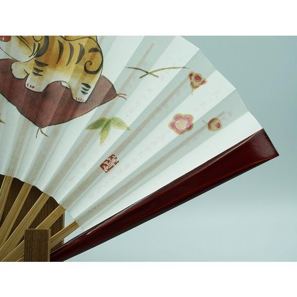 茶道具 扇子 干支扇子 張り子の虎 5寸 溜塗 化粧箱 : 新古茶道具