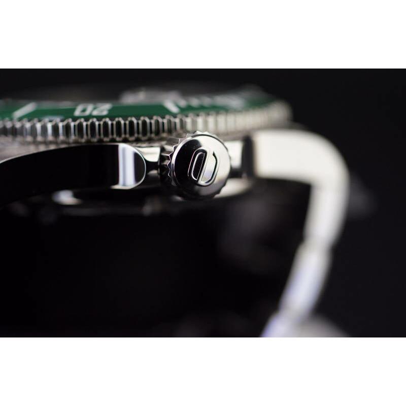 エポス（EPOS） ダイバーモデル スイス製自動巻 グリーン文字盤 500m