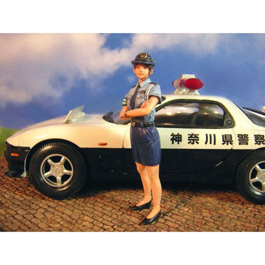 婦人警官 ：オーロラモデル 未塗装キット 1/32スケール Sk-005 : さか