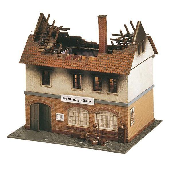 火災にあった家 ：ファーラー 未塗装キット HO(1/87) 130429 : さか