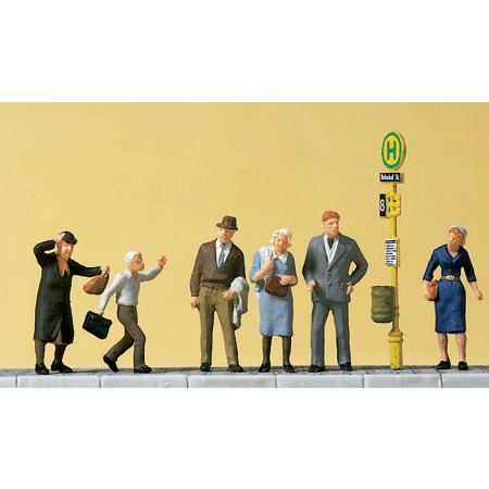 停留所で待つ人たち ：プライザー 塗装済完成品 HO(1/87) 10414 : さか