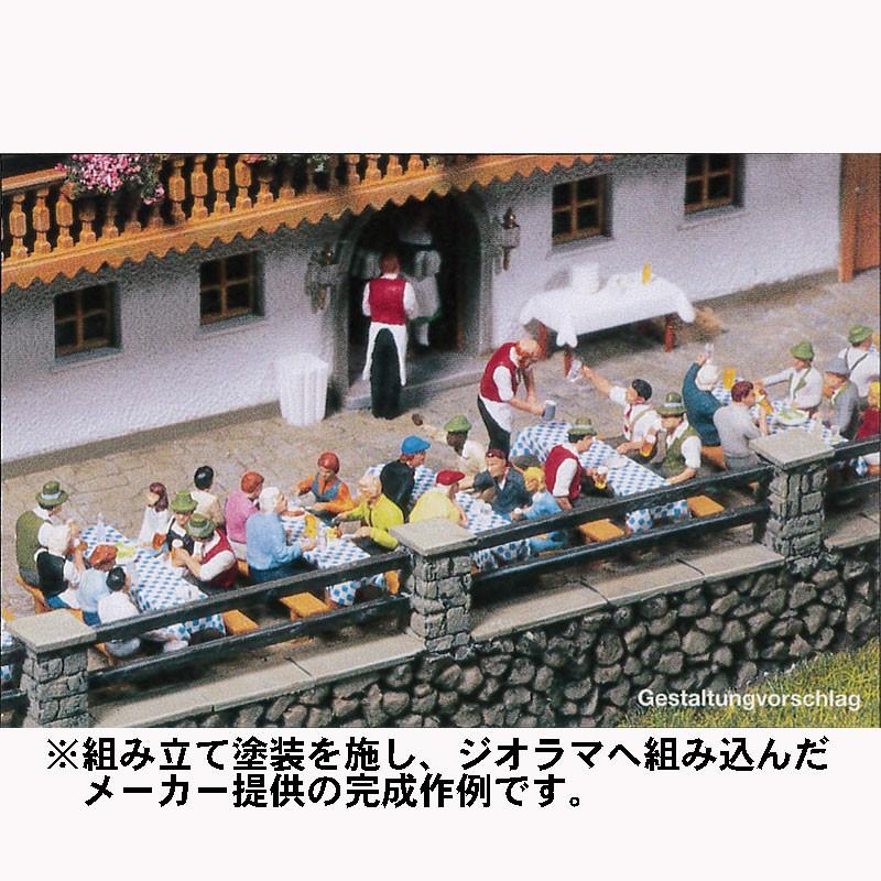 ビアガーデンの人々 47体 ：プライザー 未塗装キット HO(1/87) 16356