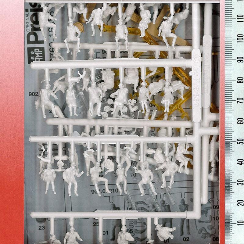 ビアガーデンの人々 47体 ：プライザー 未塗装キット HO(1/87) 16356