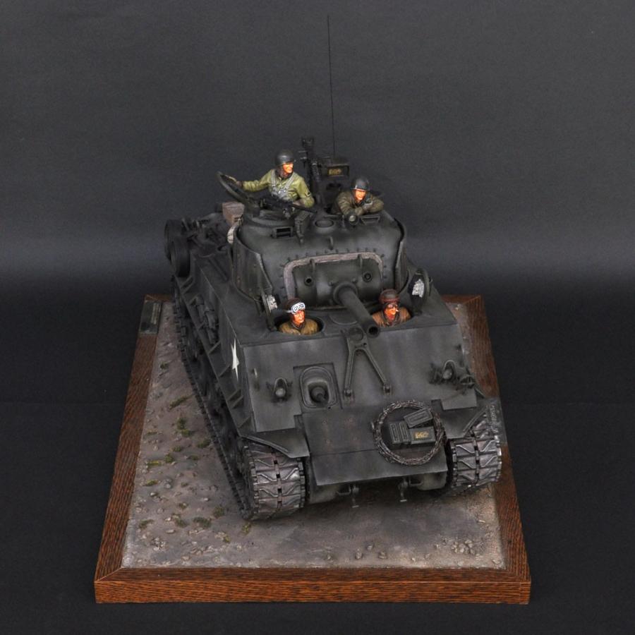 M4 (105)HVSS （シャーマン戦車） ：淺木紳士郎 塗装済完成品 1/16