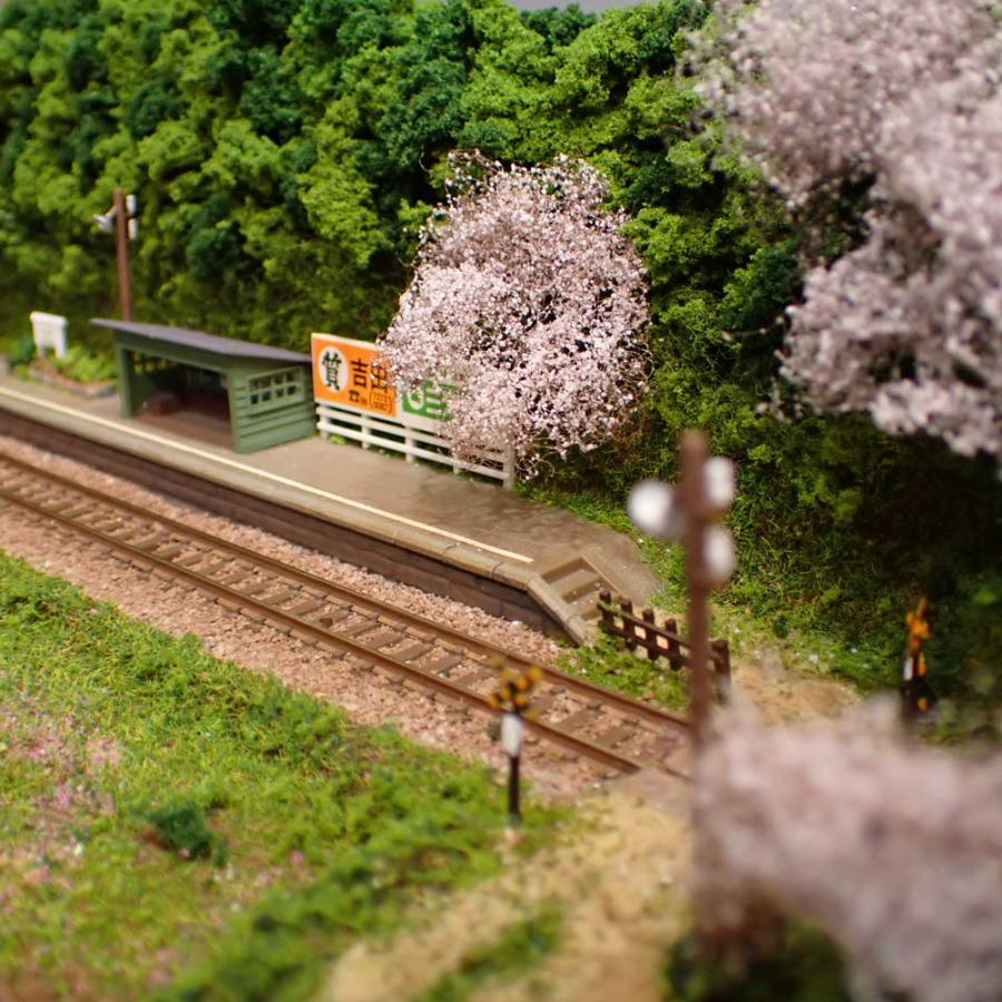 3台限定】Nゲージ ミニレイアウト 春の小駅 ：KDF 塗装済完成品 1/150