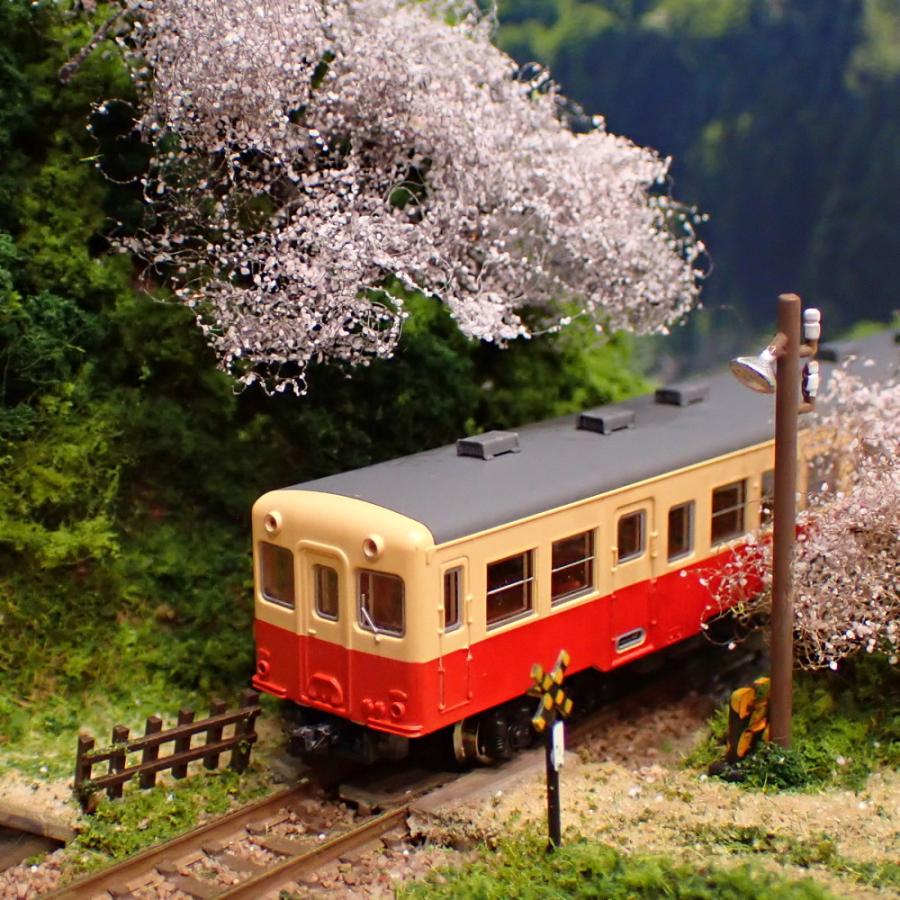 3台限定】Nゲージ ミニレイアウト 春の小駅 ：KDF 塗装済完成品 1/150