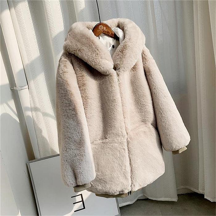 ZARA - 新品 ZARA フェイクファーボンバージャケット Lサイズの ZARA - 新品 ZARA フェイクファーボンバージャケット Lサイズの